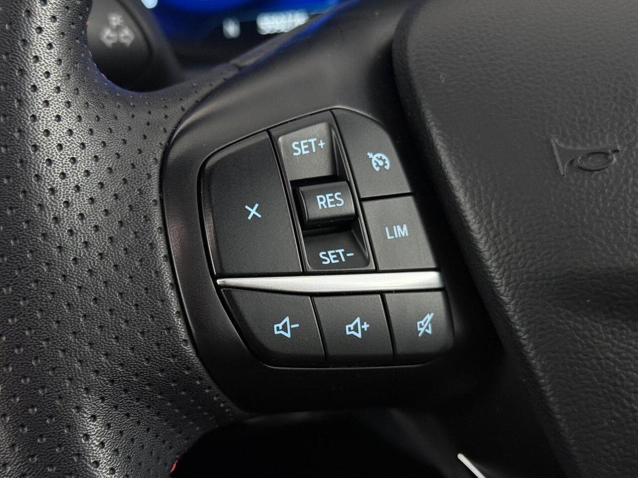 Ford Kuga thumbnail Misc Controls