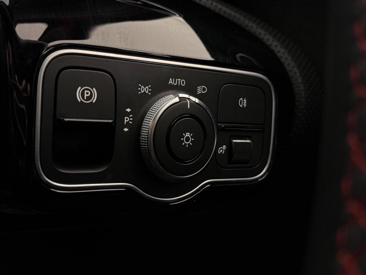 Mercedes-Benz A Class thumbnail Misc Controls