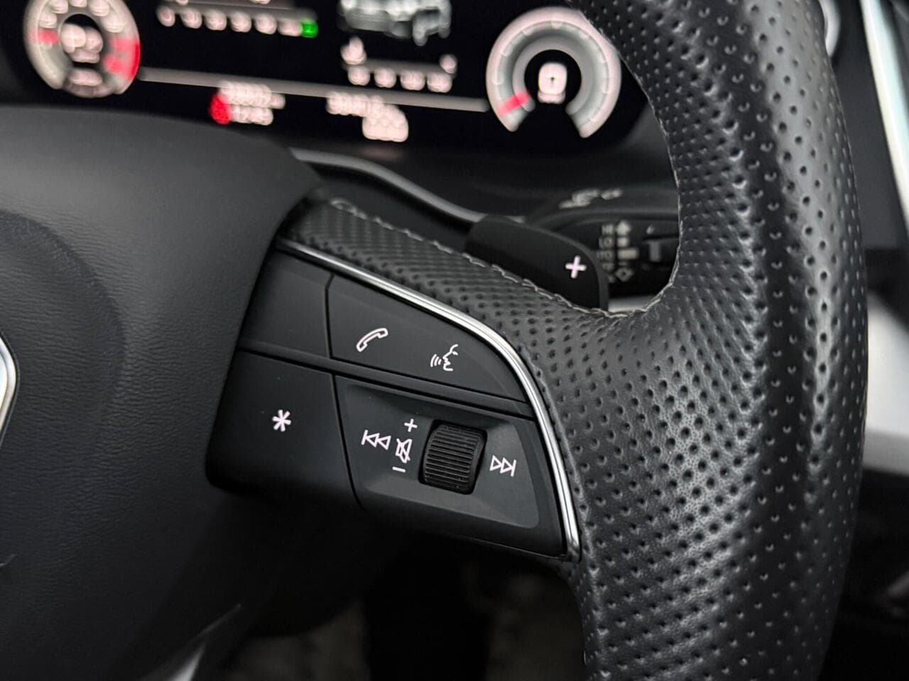 Audi Q5 thumbnail Misc Controls