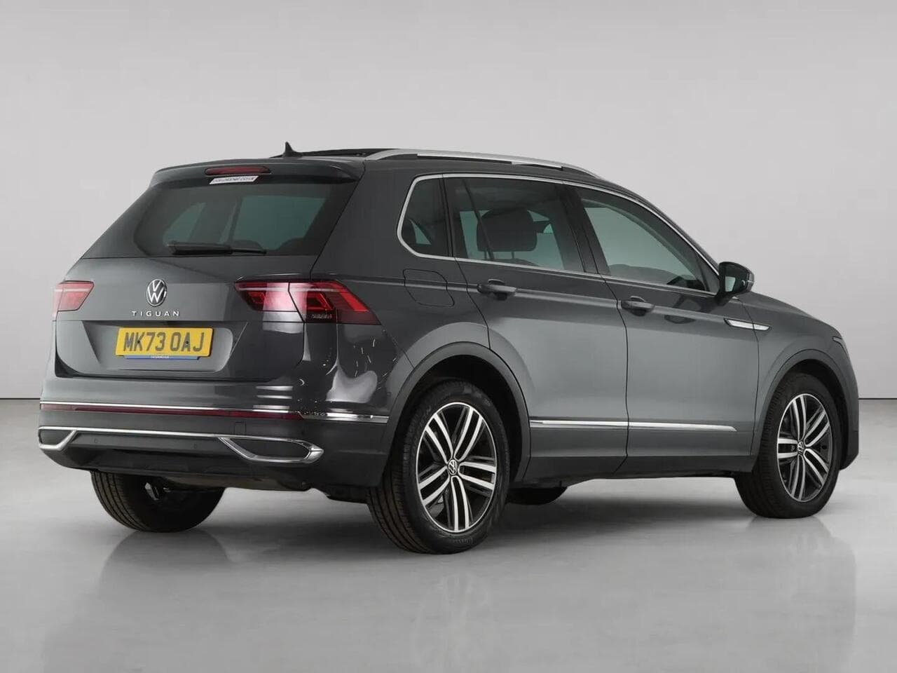 Volkswagen Tiguan thumbnail Rear Right