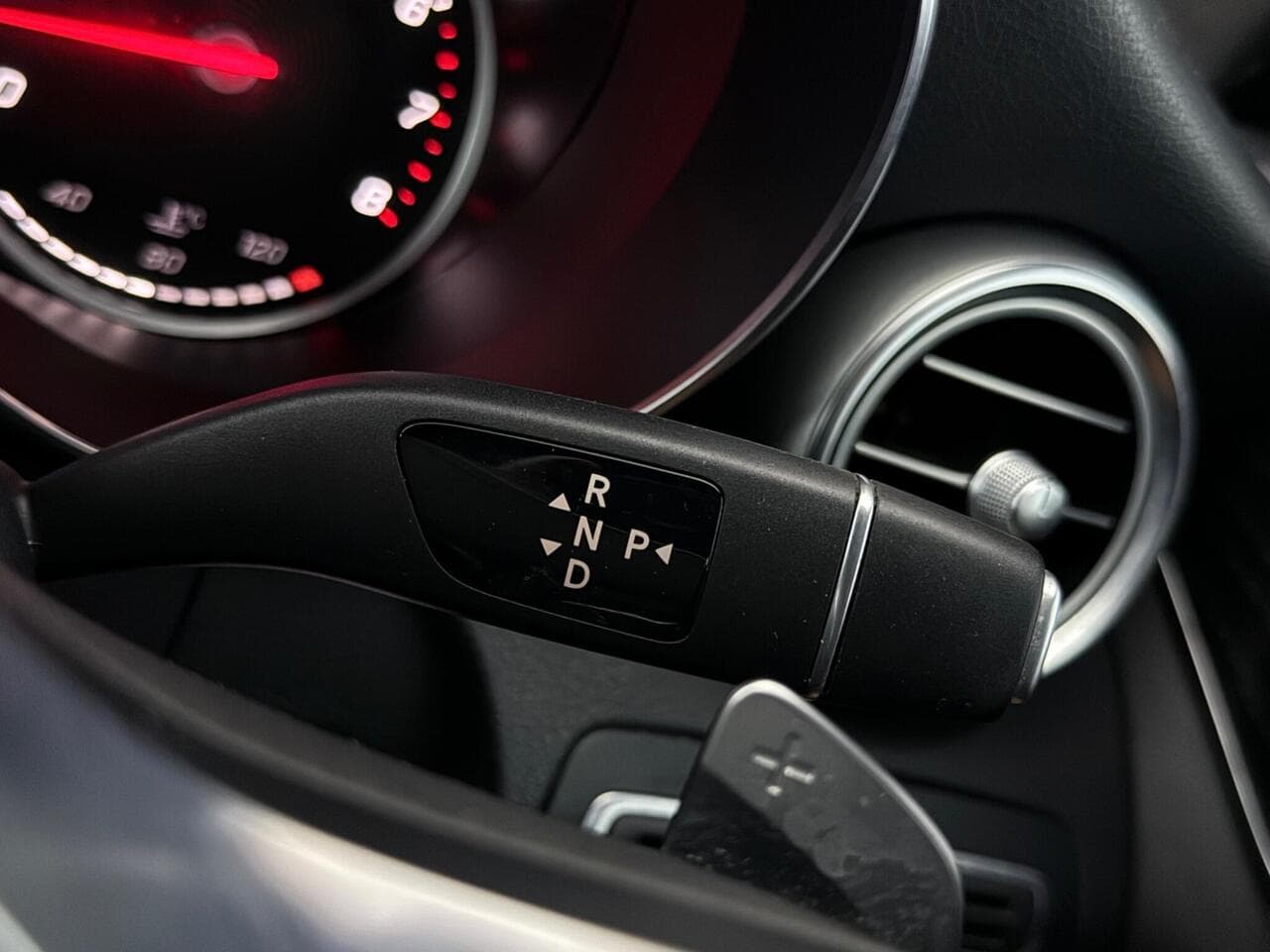 Mercedes-Benz C Class thumbnail Misc Controls