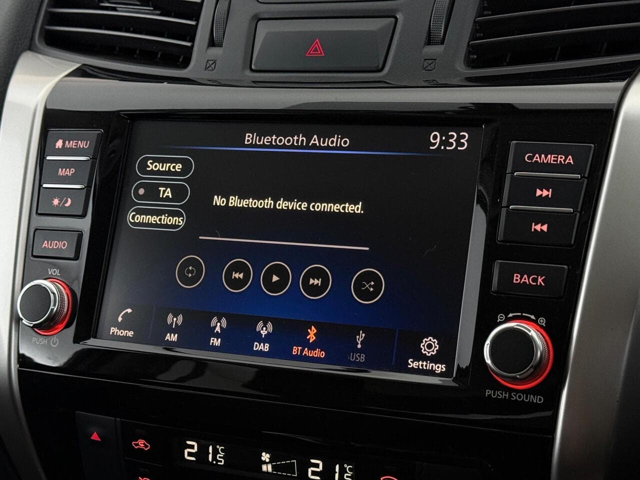 Nissan Navara thumbnail Infotainment System