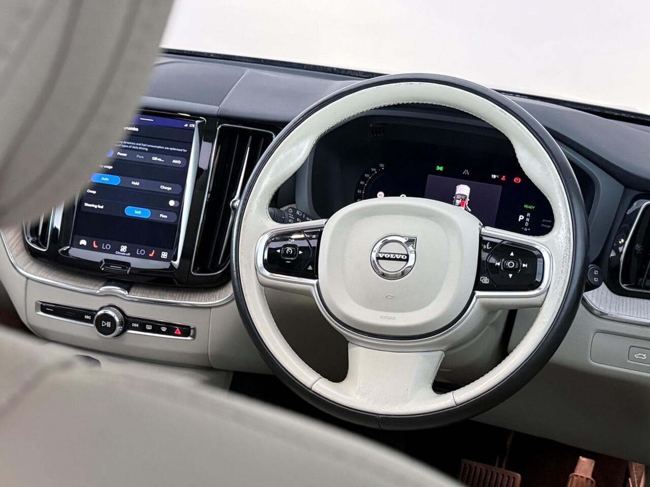 Volvo XC60 thumbnail Steering Wheel