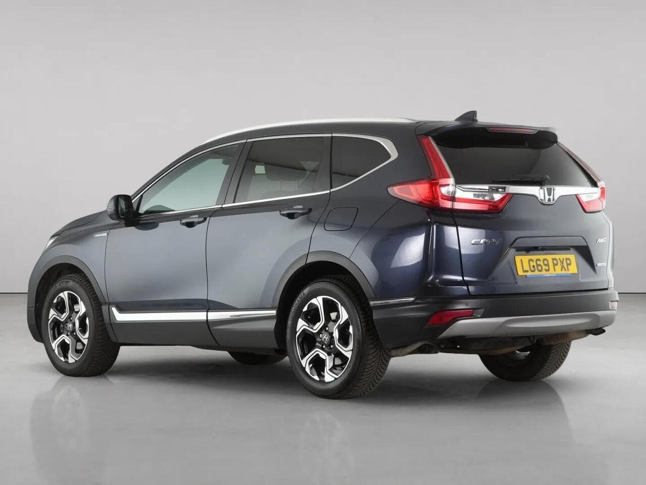 Honda CR-V thumbnail Rear Left