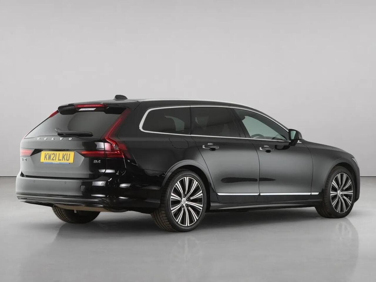 Volvo V90 thumbnail Rear Right