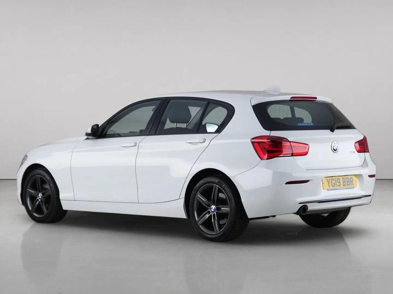 BMW 1 Series thumbnail Rear Left