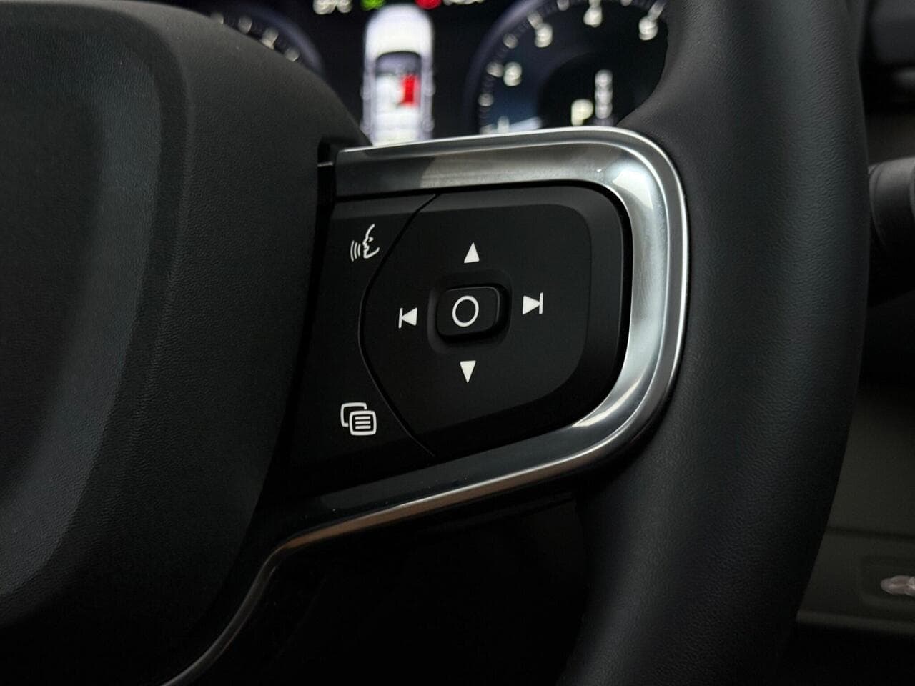 Volvo XC40 thumbnail Misc Controls