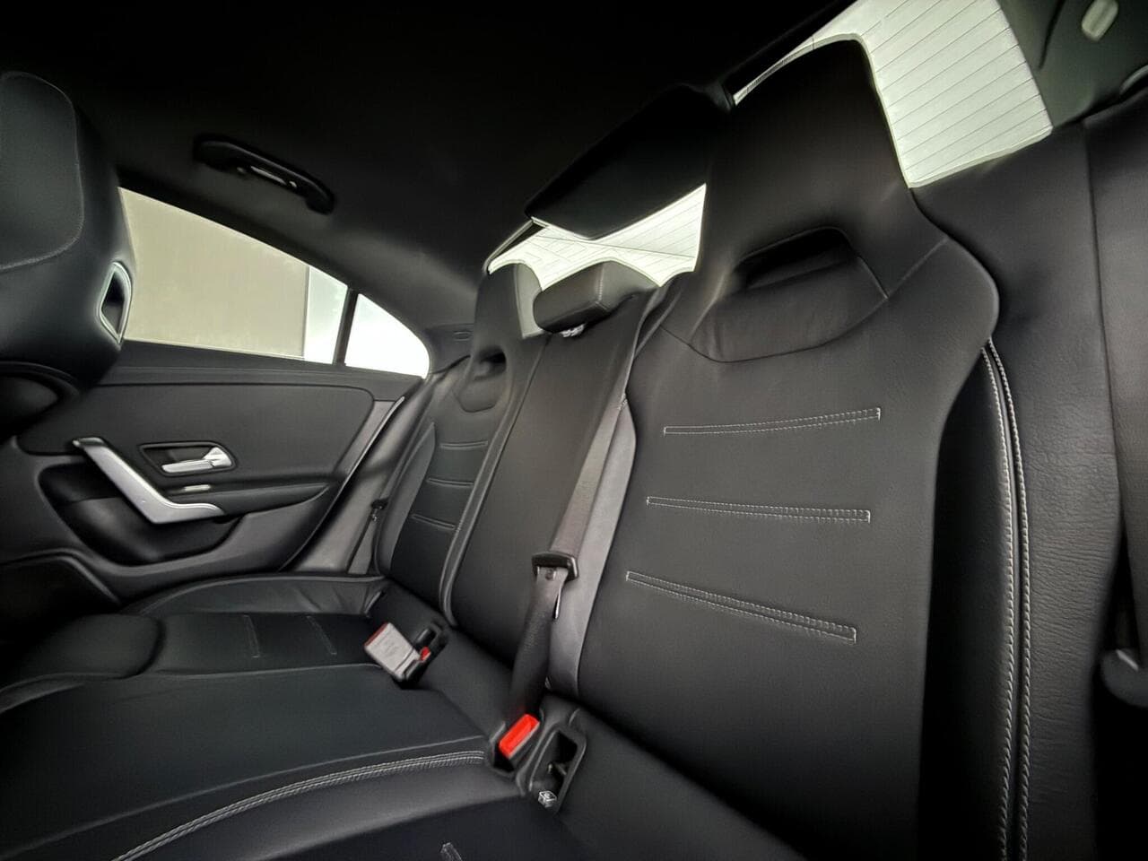 Mercedes-Benz CLA thumbnail Seats Rear