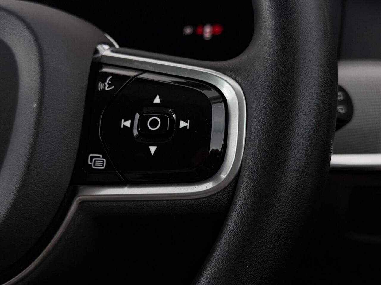 Volvo V90 thumbnail Misc Controls