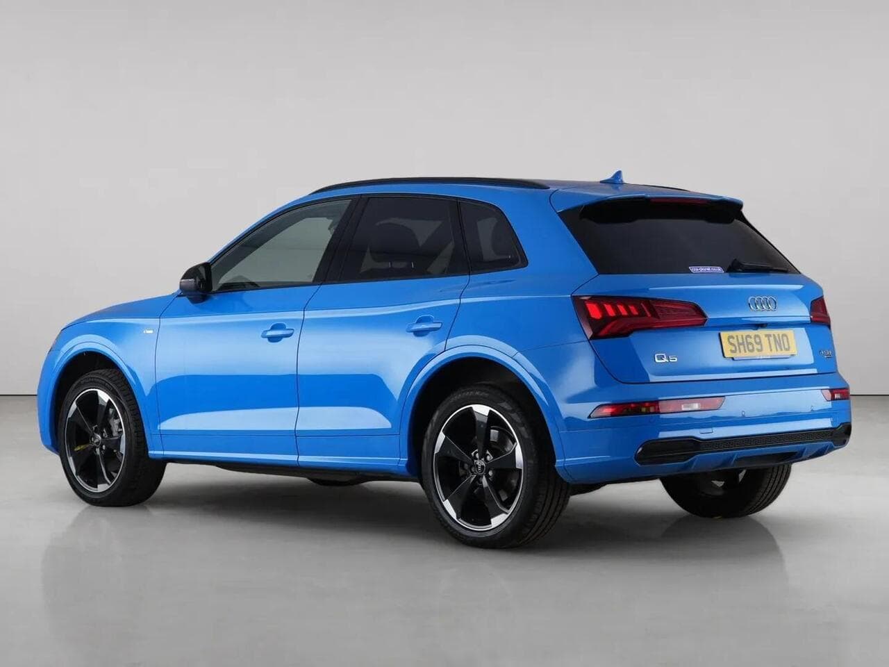 Audi Q5 thumbnail Rear Left