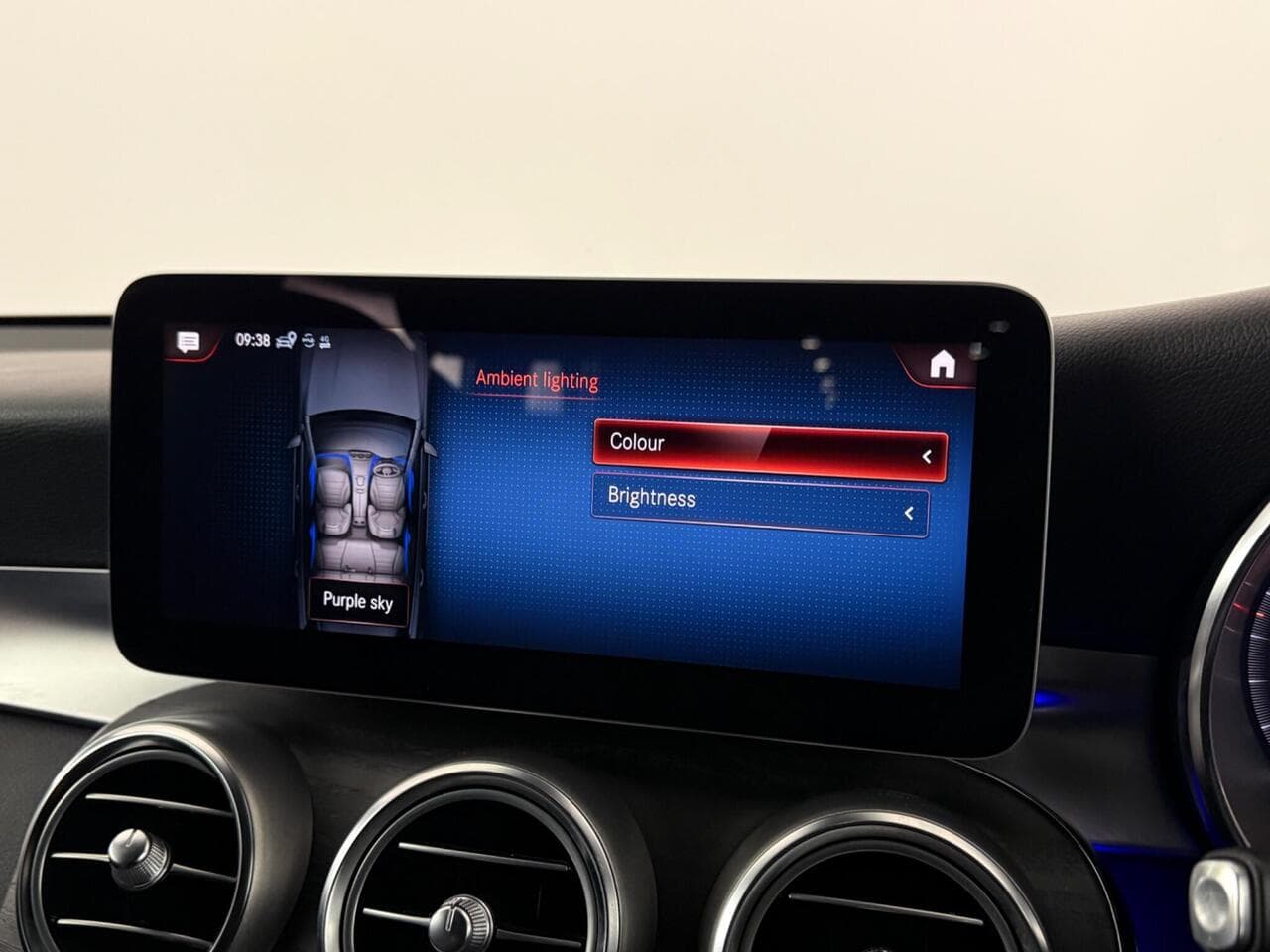 Mercedes-Benz GLC thumbnail Infotainment System