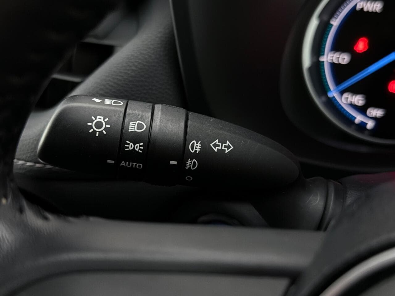 Toyota RAV4 thumbnail Misc Controls