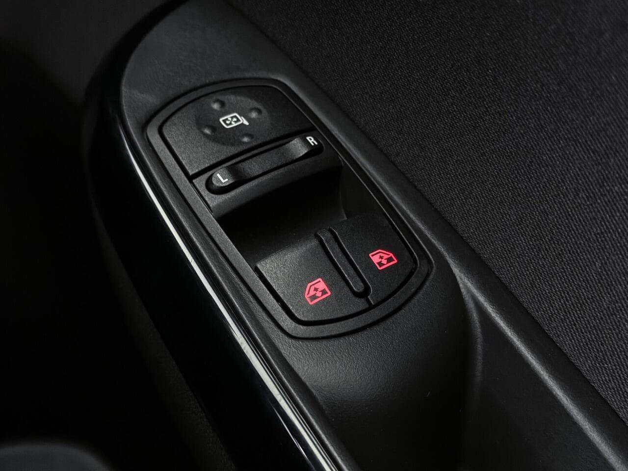 Vauxhall Corsa thumbnail Misc Controls