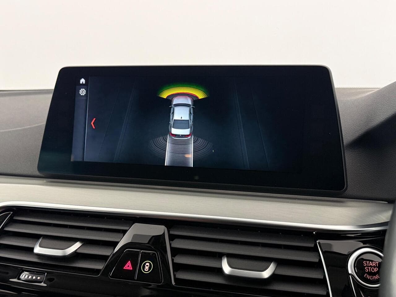 BMW 5 Series thumbnail Infotainment System