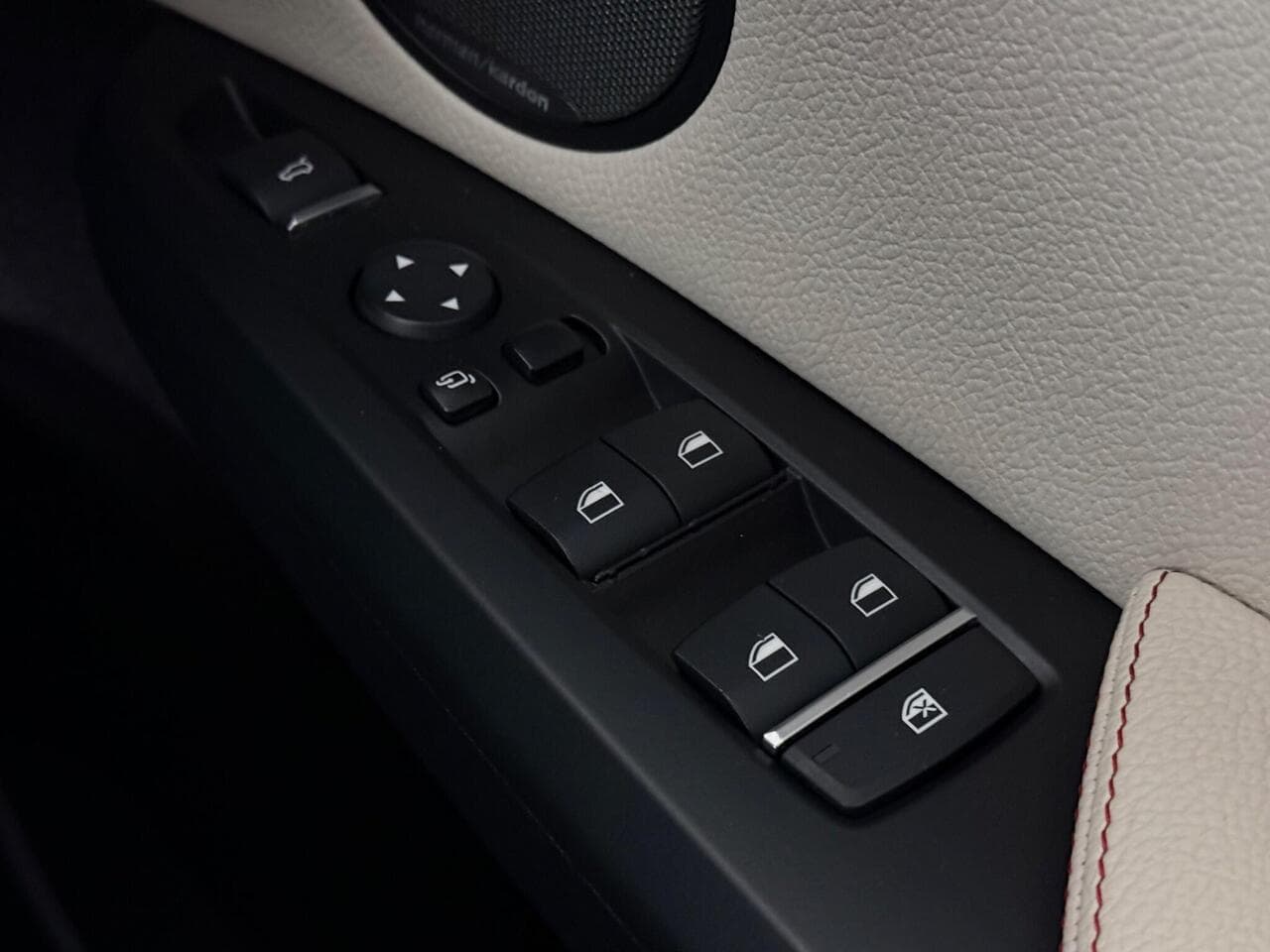 BMW X4 thumbnail Misc Controls