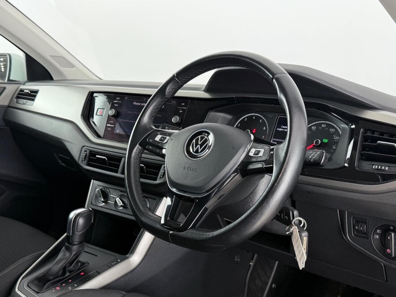 Volkswagen Polo thumbnail Interior Front
