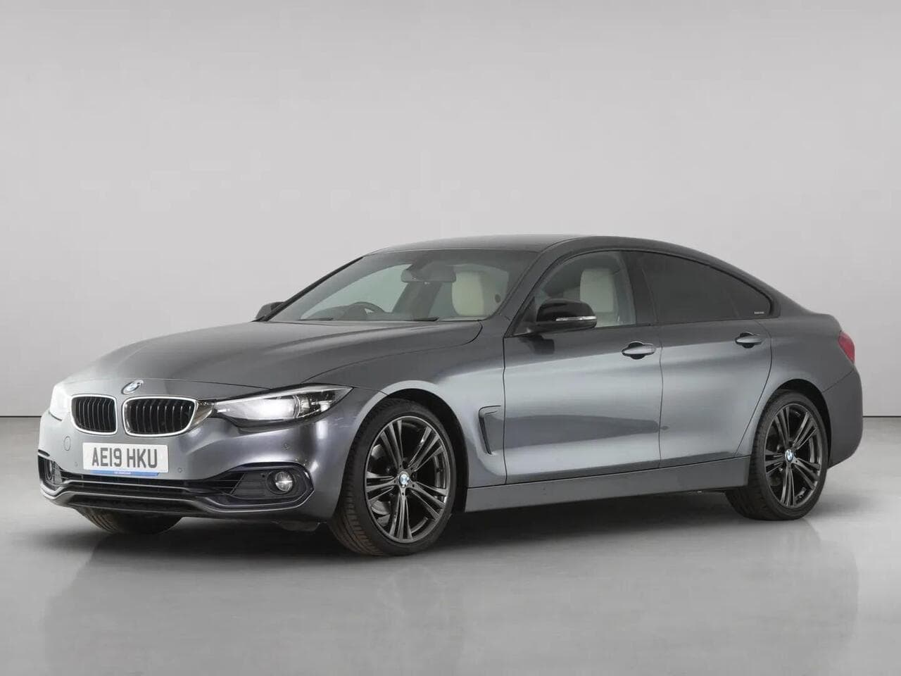 BMW 4 Series Gran Coupe thumbnail Front Left