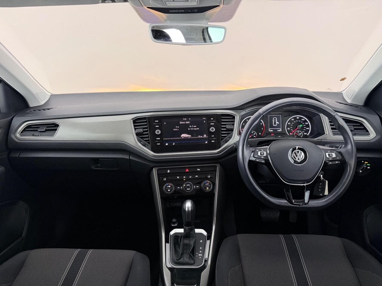 Volkswagen T-Roc thumbnail Interior Front