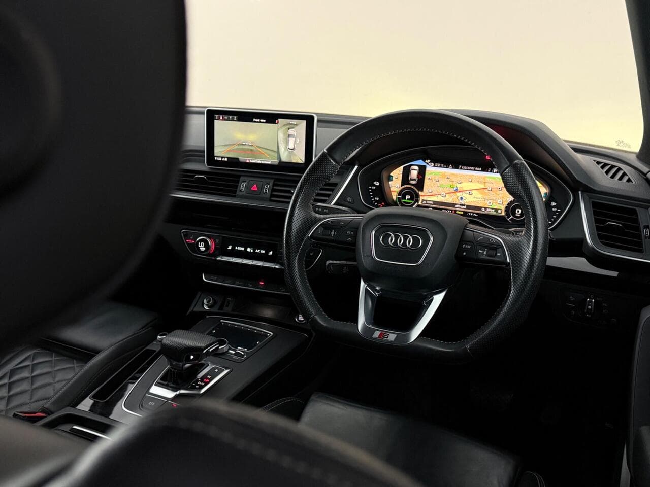 Audi Q5 thumbnail Interior Front