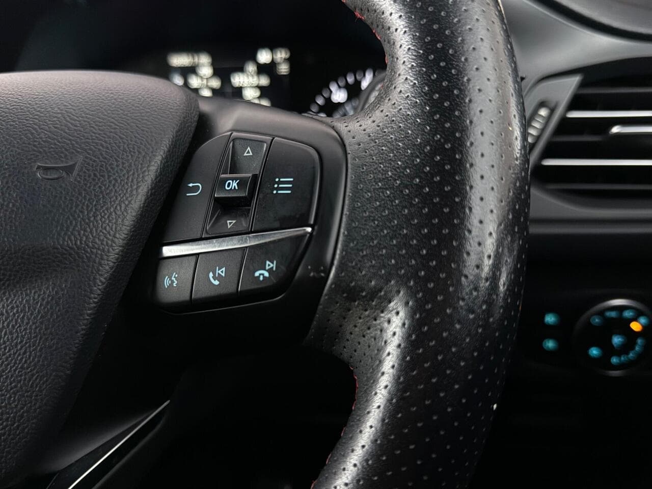Ford Focus thumbnail Misc Controls