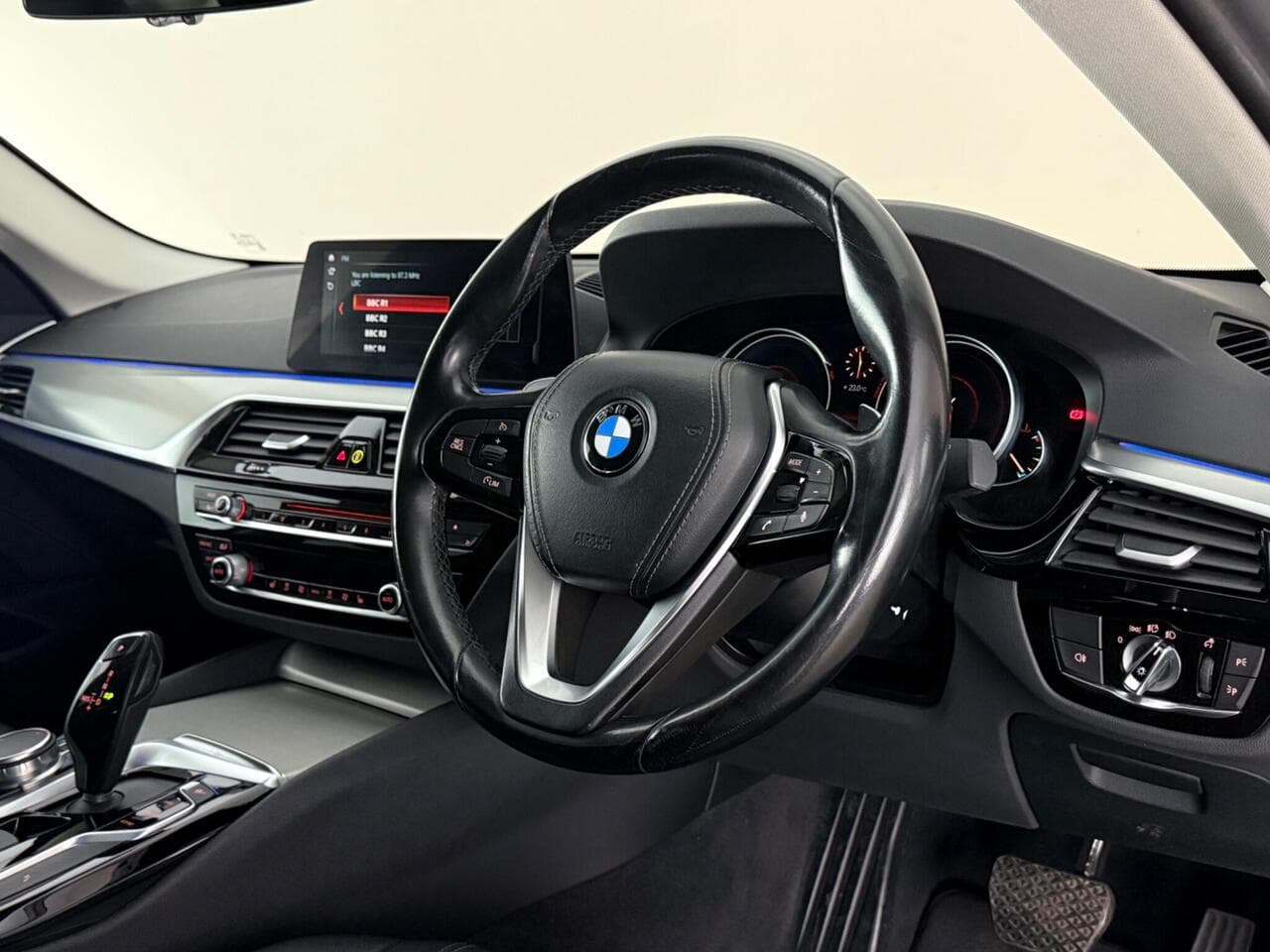 BMW 5 Series thumbnail Interior Front