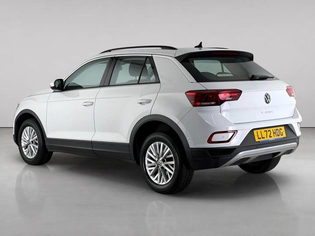 Volkswagen T-Roc thumbnail Rear Left