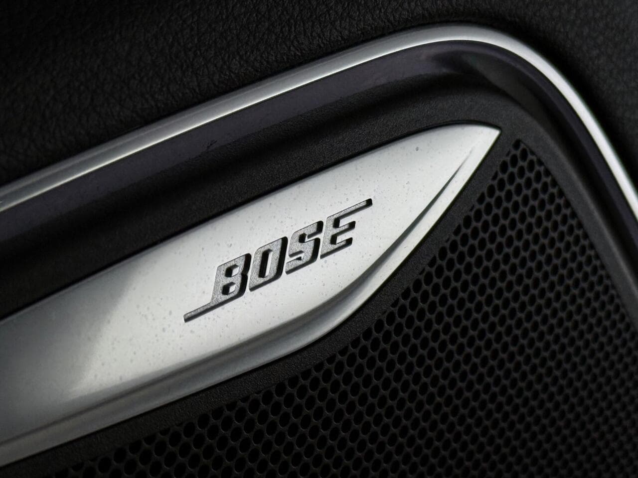 Audi Q3 thumbnail Badge Exterior