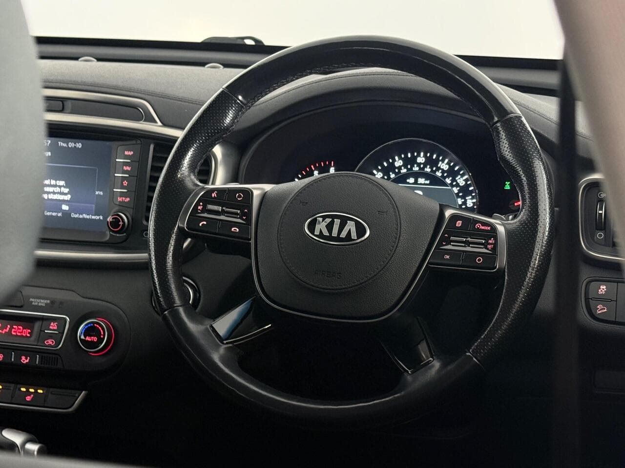 Kia Sorento thumbnail Steering Wheel