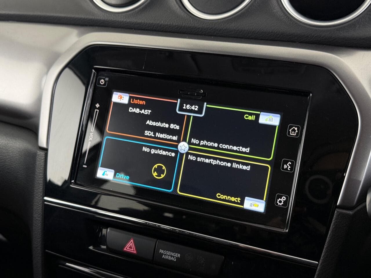 Suzuki Vitara thumbnail Infotainment System
