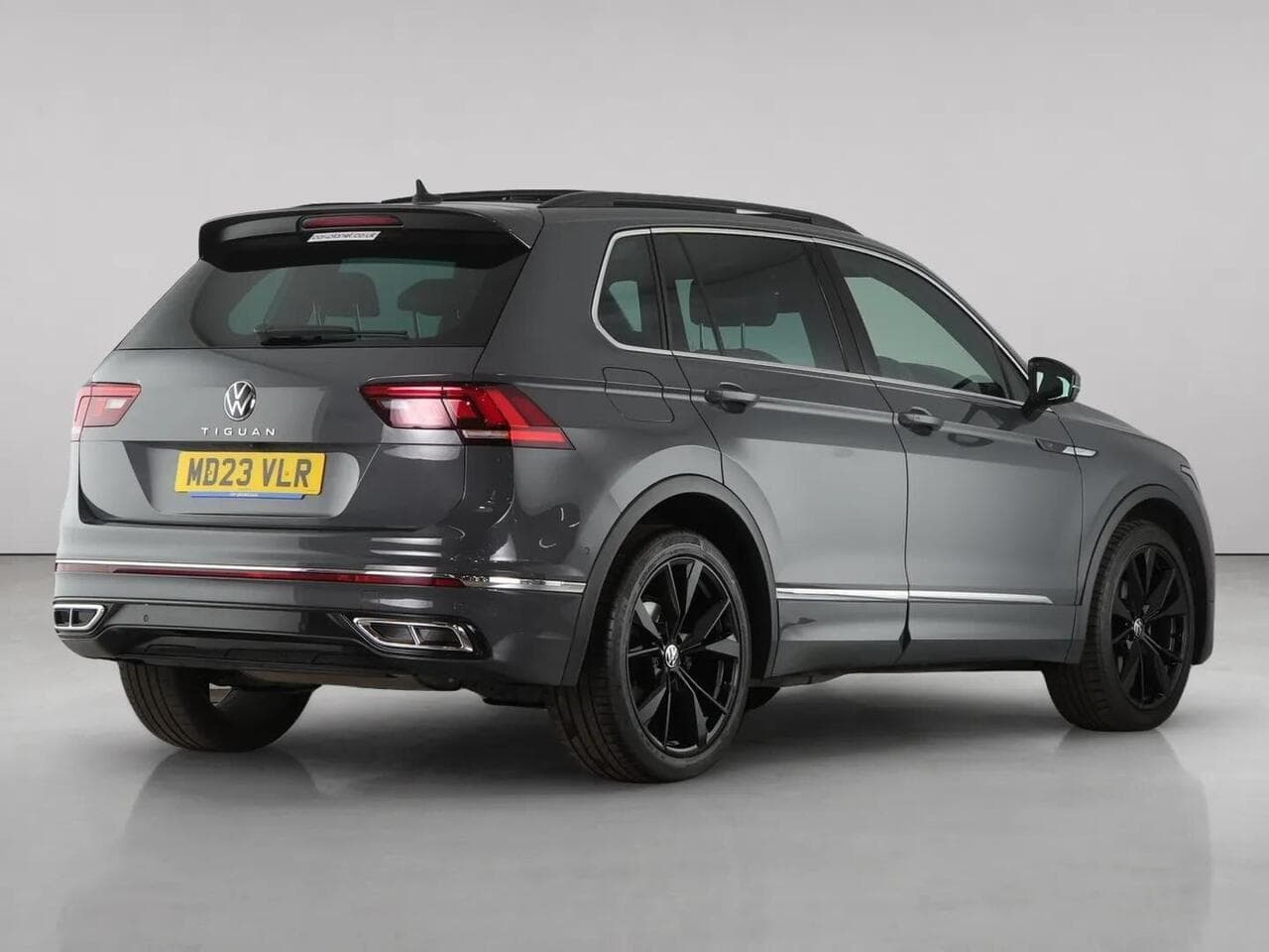 Volkswagen Tiguan thumbnail Rear Right