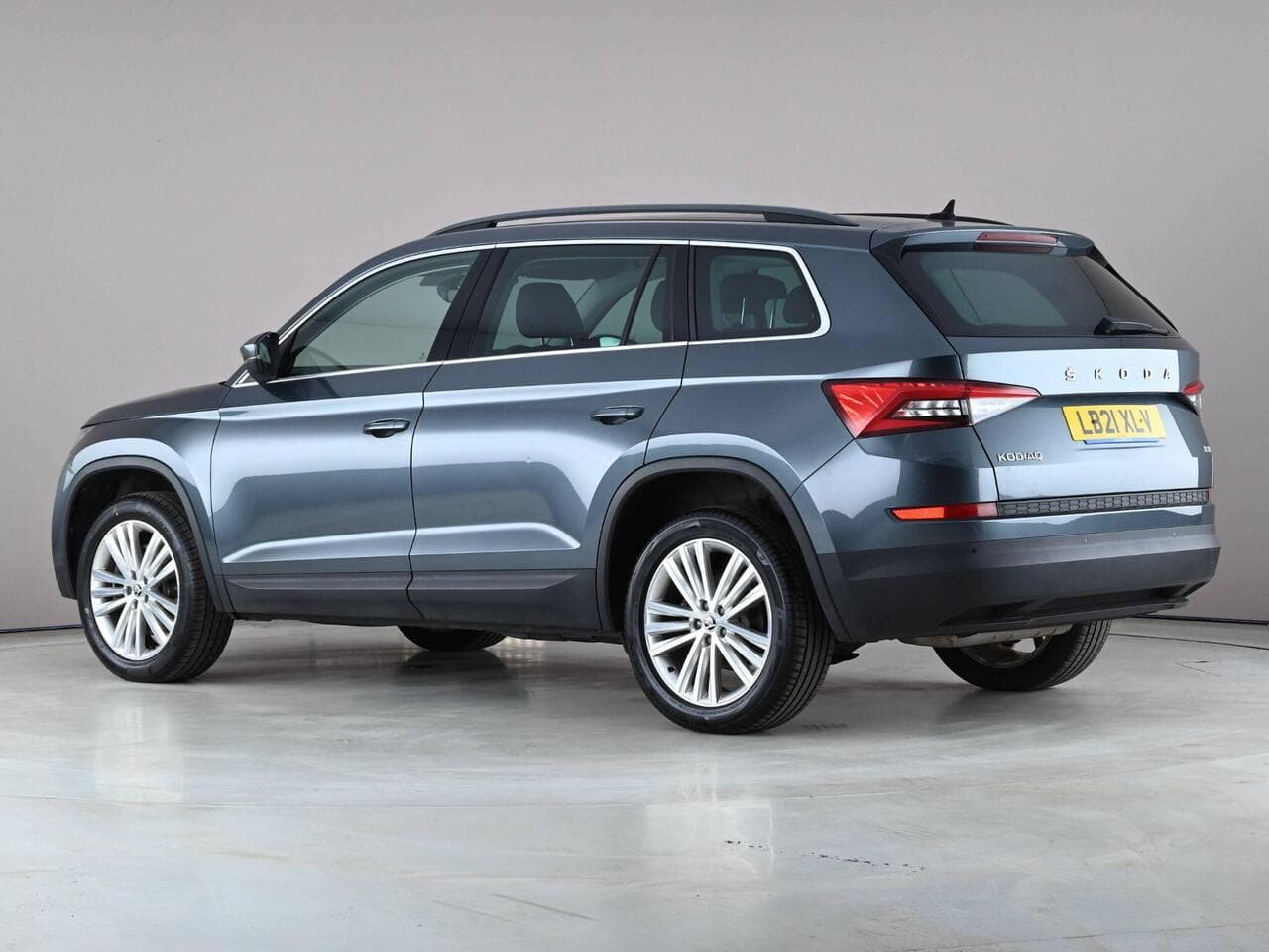 Skoda Kodiaq thumbnail Side Left