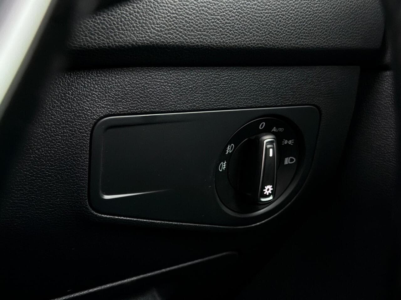 Volkswagen Tiguan thumbnail Misc Controls
