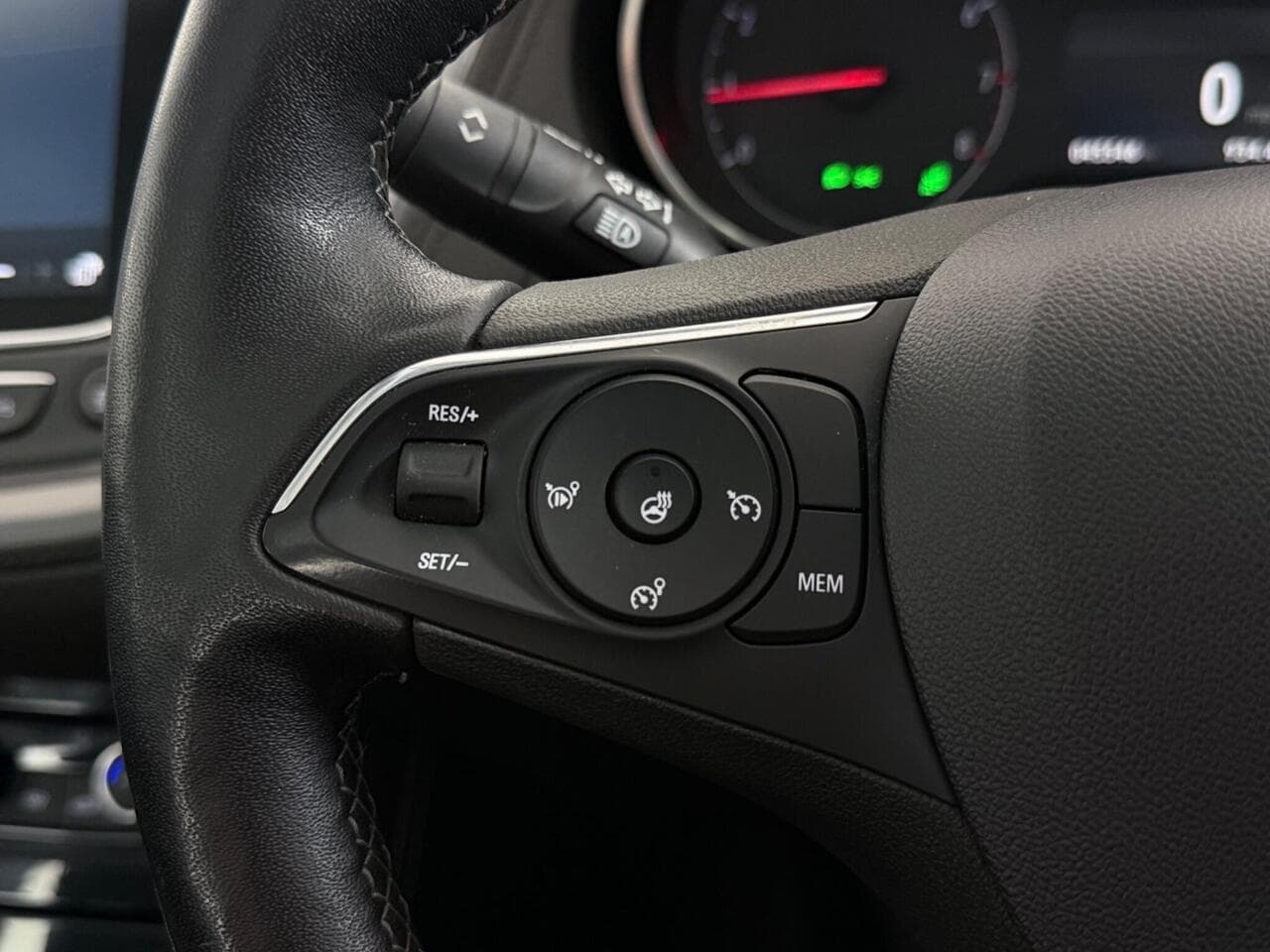 Vauxhall Grandland X thumbnail Misc Controls