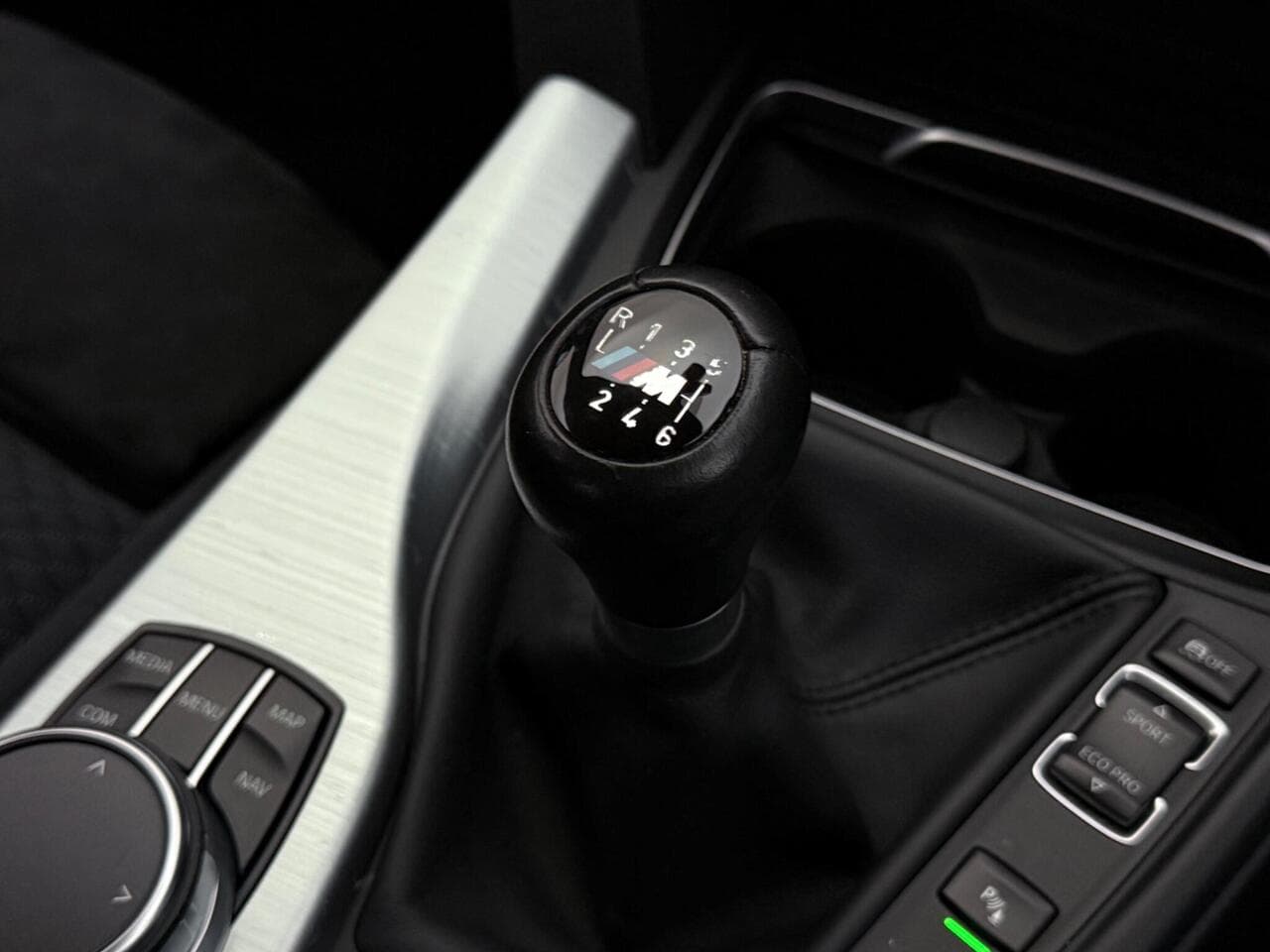 BMW 3 Series thumbnail Interior Front