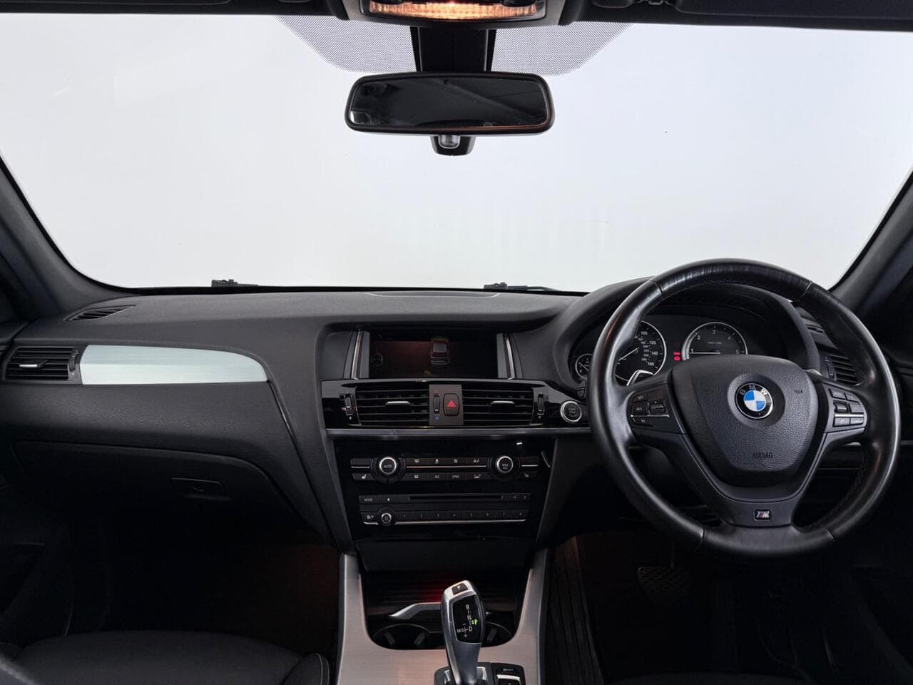 BMW X3 thumbnail Interior Front