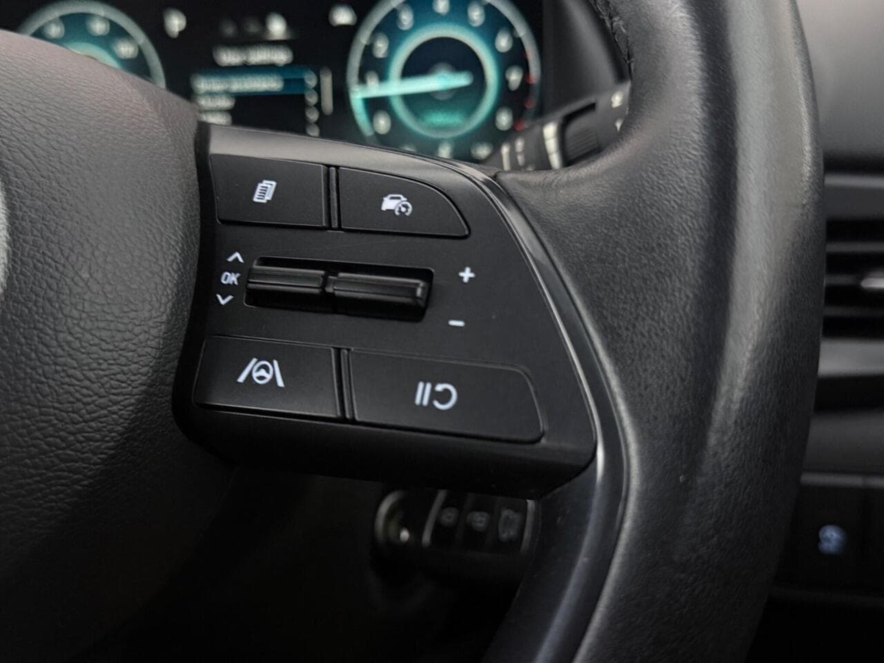 Hyundai i20 thumbnail Misc Controls