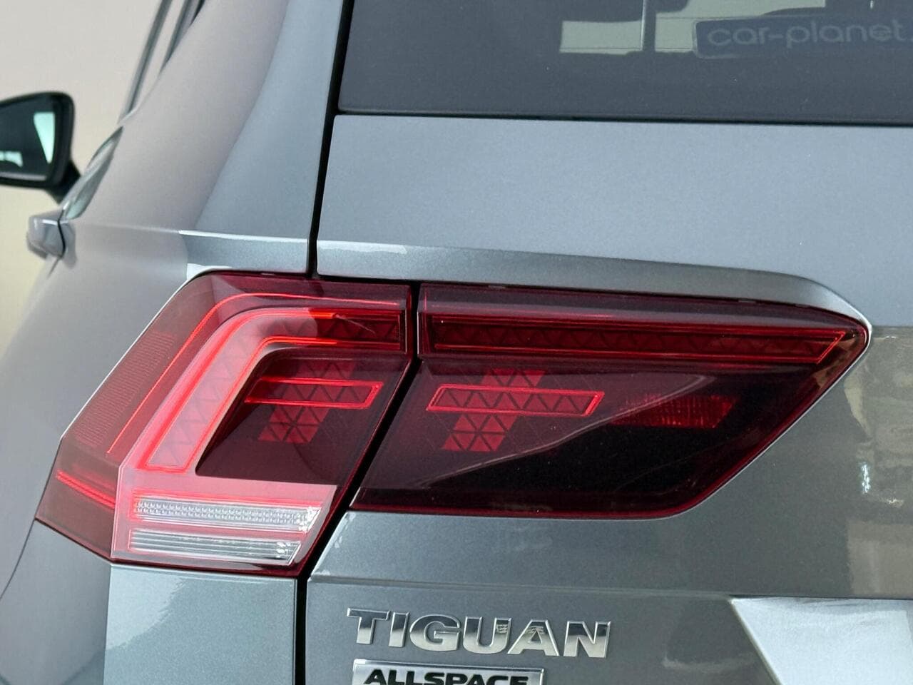 Volkswagen Tiguan Allspace thumbnail Lights Rear
