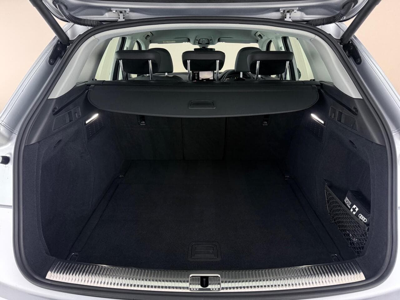 Audi Q5 thumbnail Boot