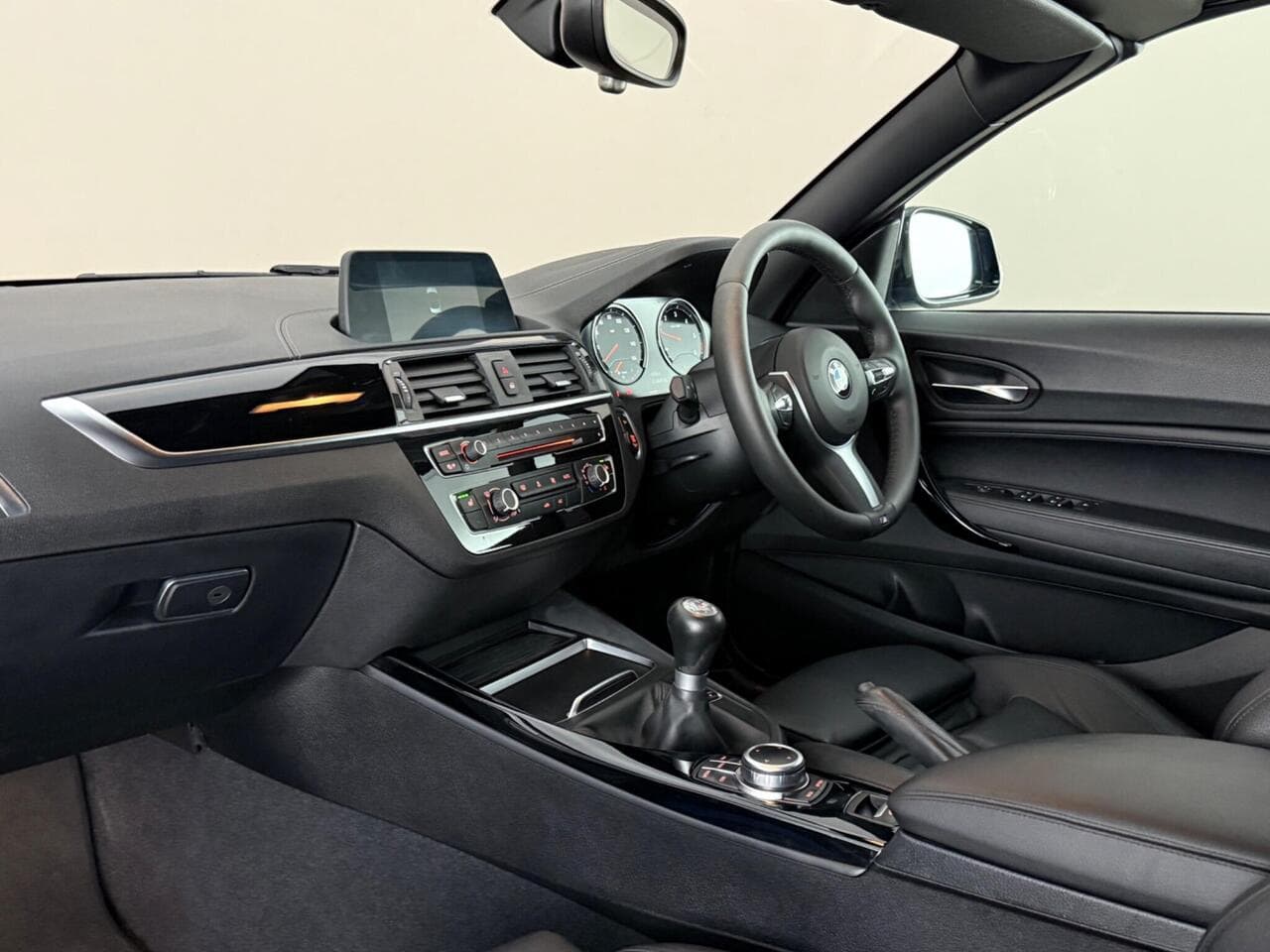 BMW 2 Series thumbnail Interior Front