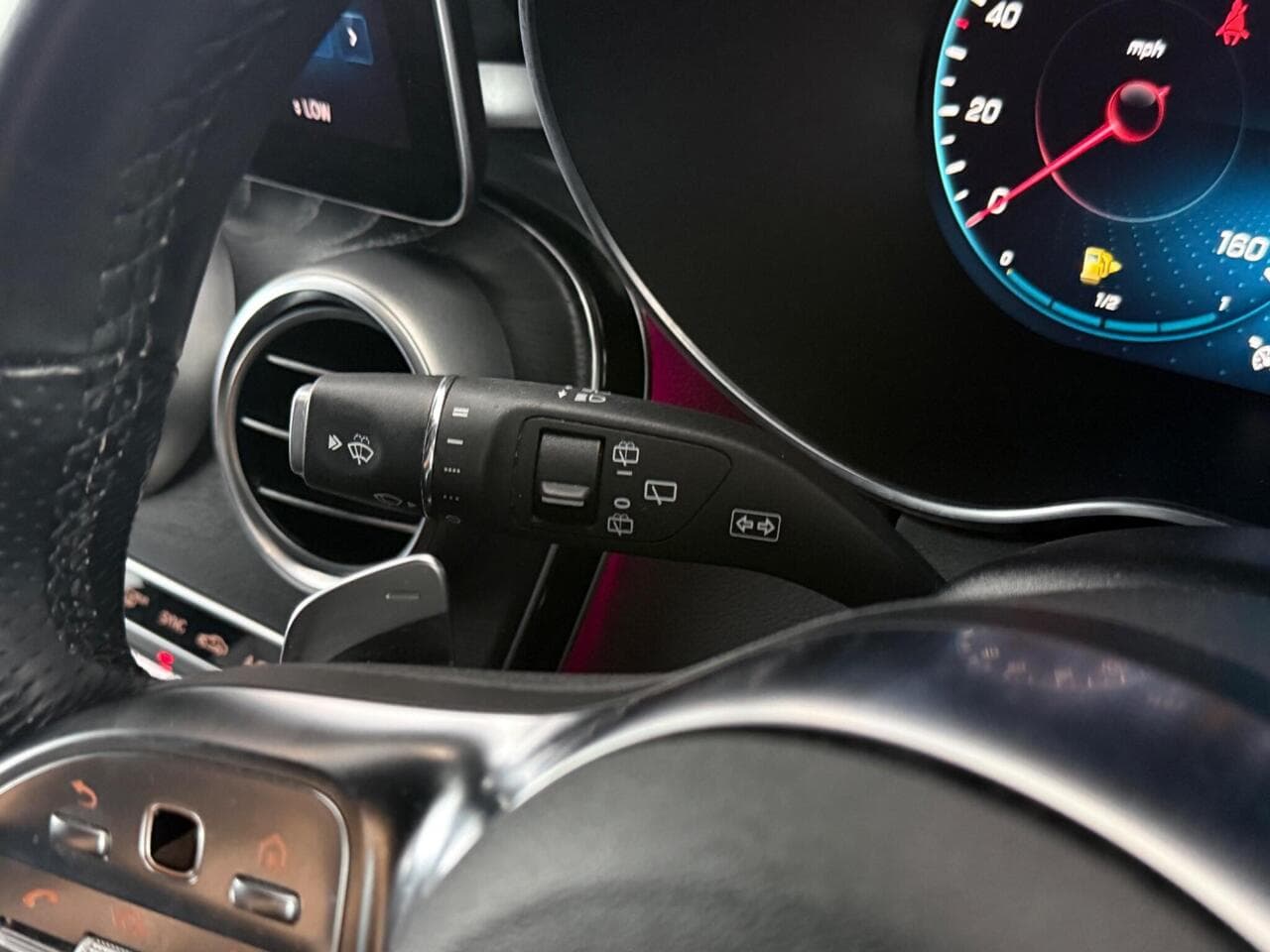 Mercedes-Benz GLC thumbnail Misc Controls