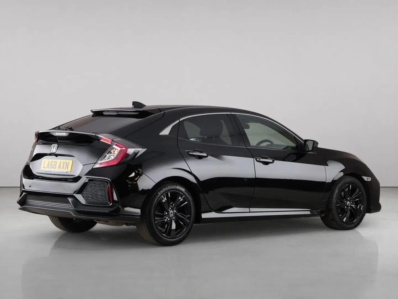 Honda Civic thumbnail Rear Right