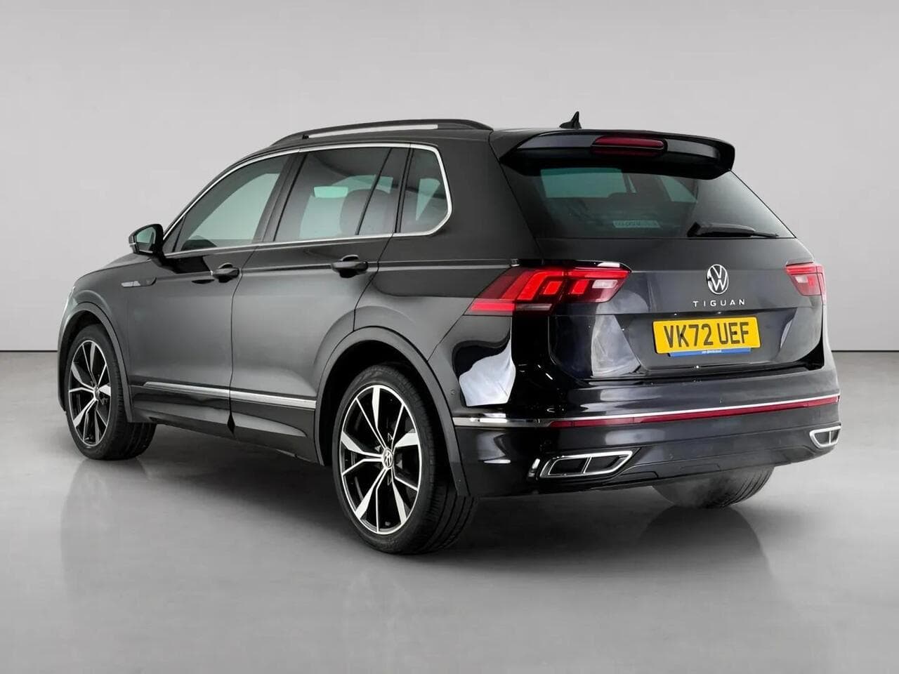 Volkswagen Tiguan thumbnail Rear Left