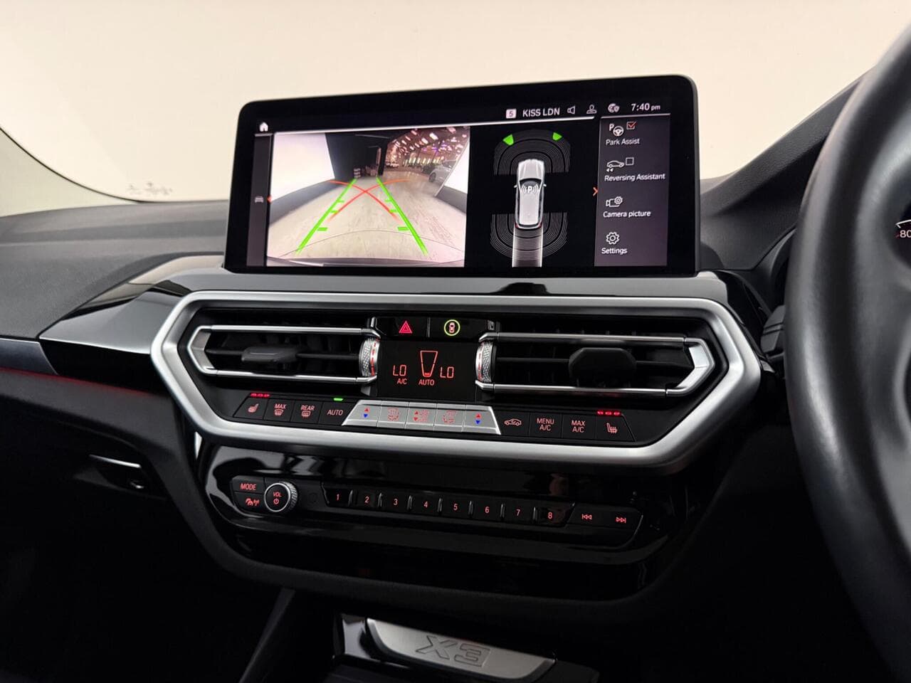 BMW X3 thumbnail Infotainment System