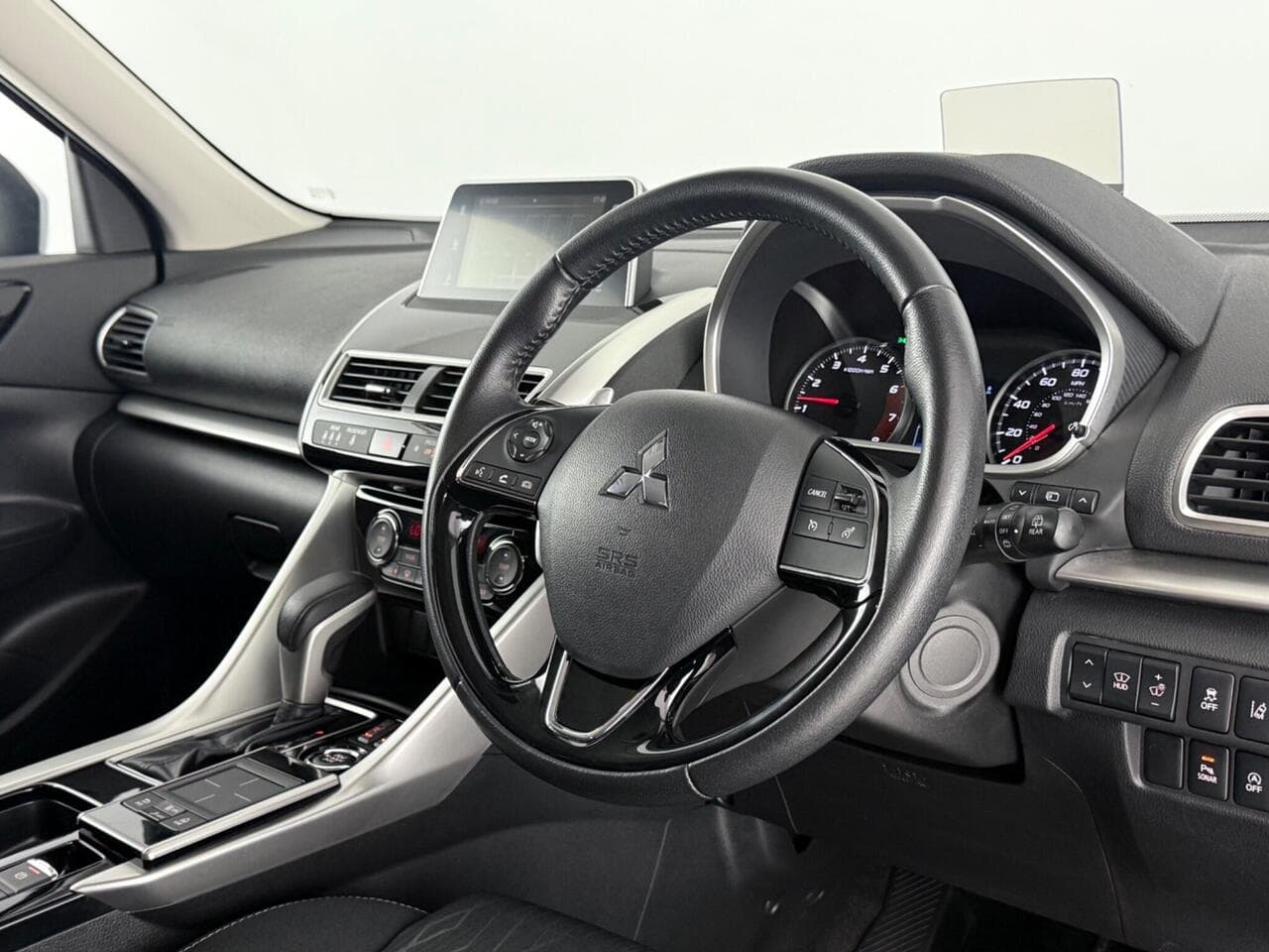 Mitsubishi Eclipse Cross thumbnail Interior Front