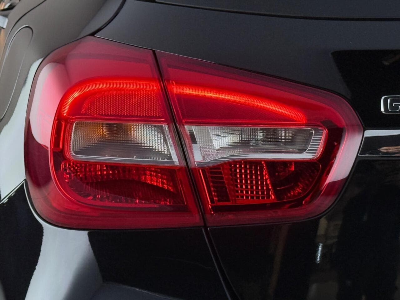 Mercedes-Benz GLA thumbnail Lights Rear