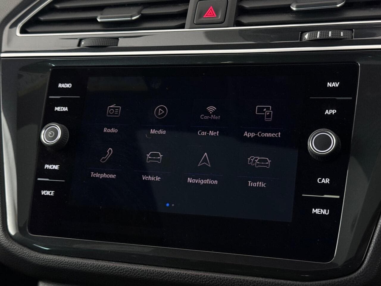Volkswagen Tiguan thumbnail Infotainment System