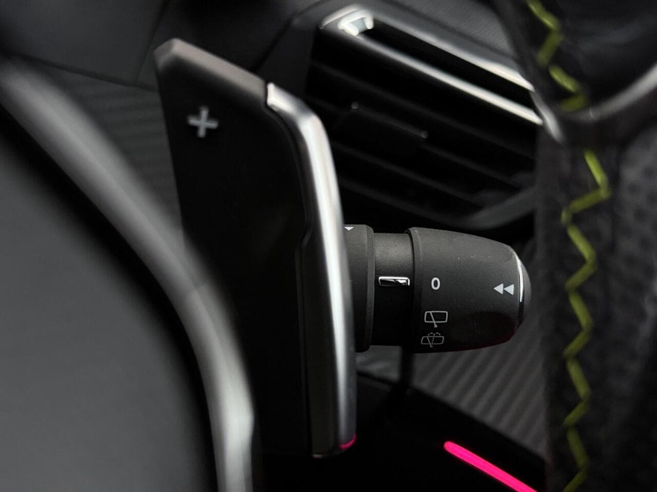Peugeot 2008 thumbnail Misc Controls
