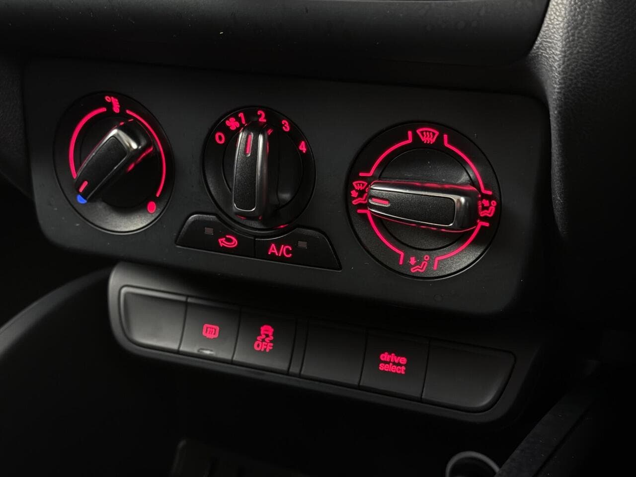 Audi A1 thumbnail Misc Controls