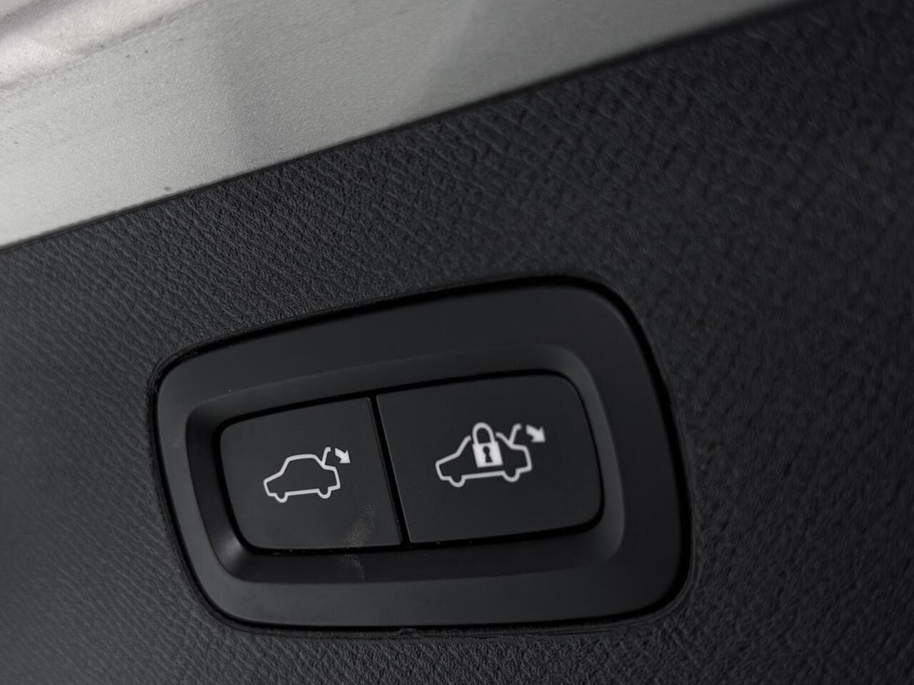 Volvo XC90 thumbnail Misc Controls