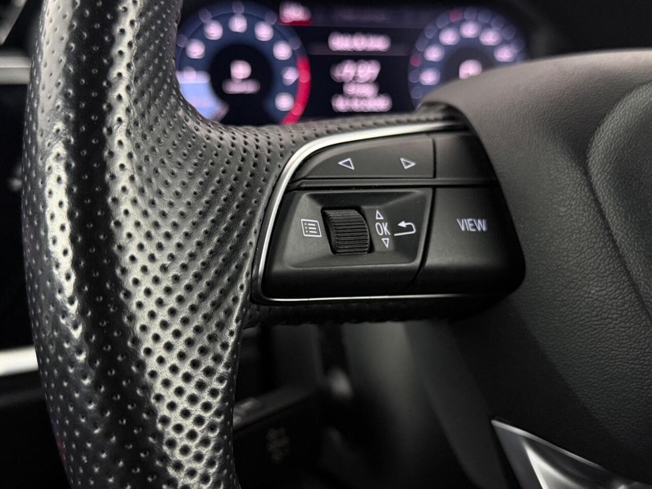 Audi Q3 thumbnail Misc Controls